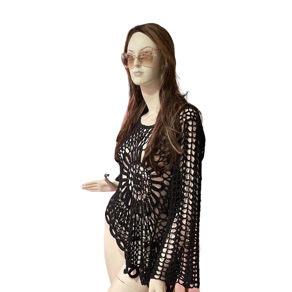 PAPILLON BLACK ASYMMETRICAL CROCHET TOP W/FLARED LONG SLEEVES  Size L-XL - Picture 9 of 10